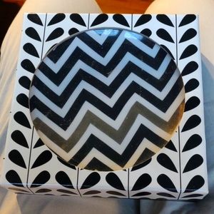 Brand New set of 4 dessert plates. Geometric design black, white and 14k gold